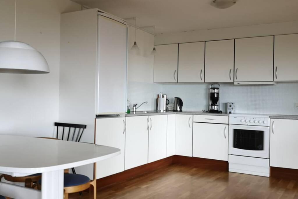 Large Apartment With Fabulous View Of Tórshavn Eksteriør billede