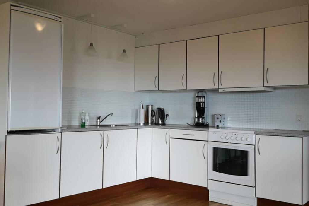Large Apartment With Fabulous View Of Tórshavn Eksteriør billede