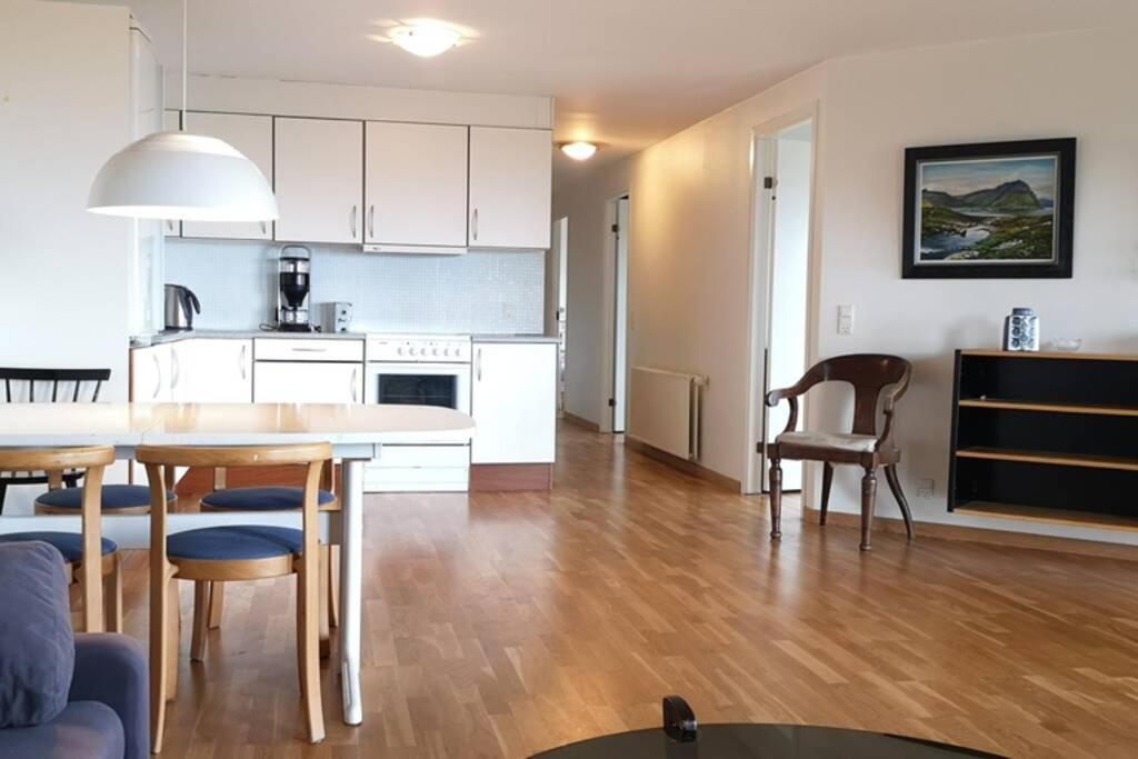 Large Apartment With Fabulous View Of Tórshavn Eksteriør billede